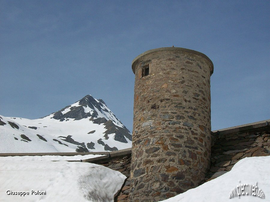 10 Torretta sulla diga del Lago d'Aviasco .jpg